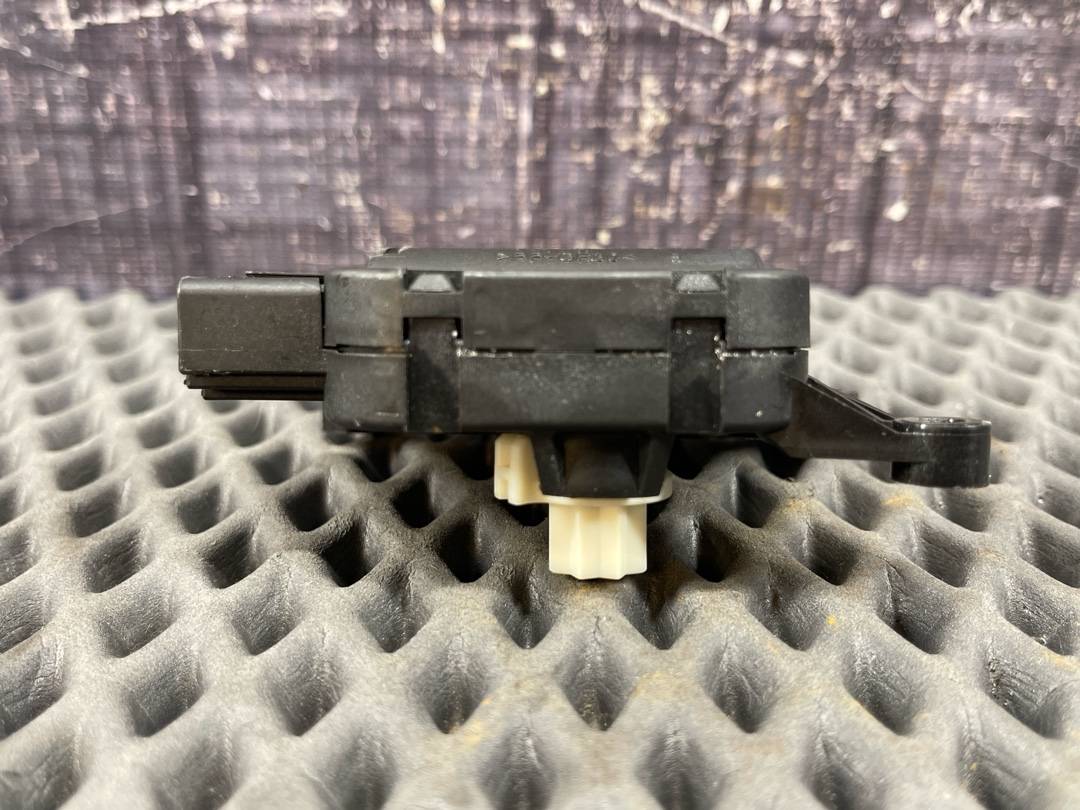 Мотор заслонки печки, 1470 рублей, Красноярск