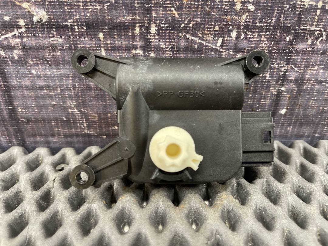 Мотор заслонки печки, 1470 рублей, Красноярск