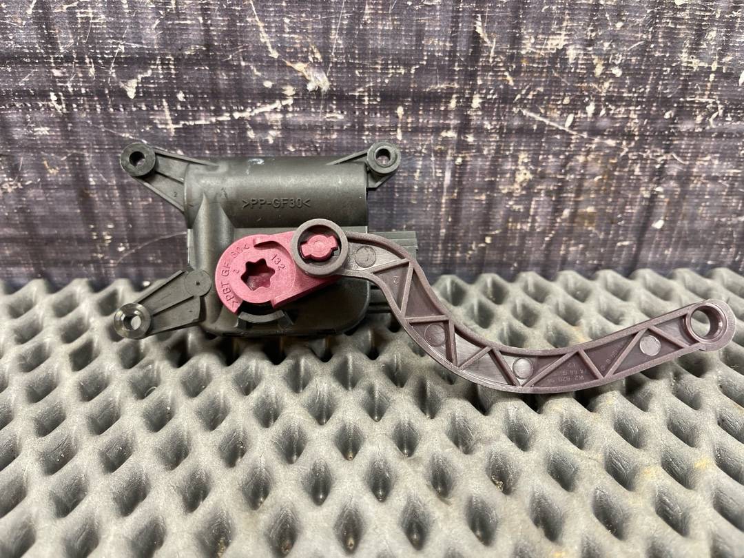 Мотор заслонки печки, 1470 рублей, Красноярск