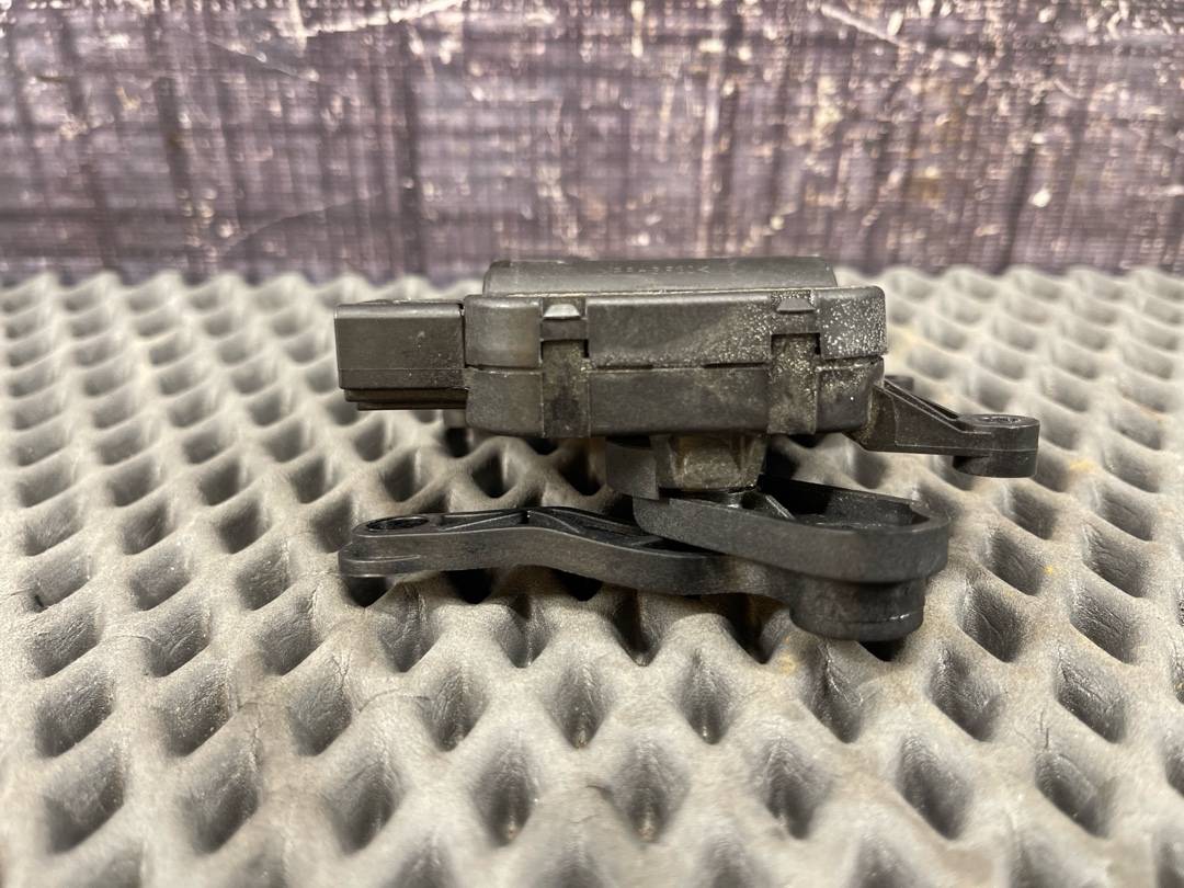 Мотор заслонки печки, 1470 рублей, Красноярск