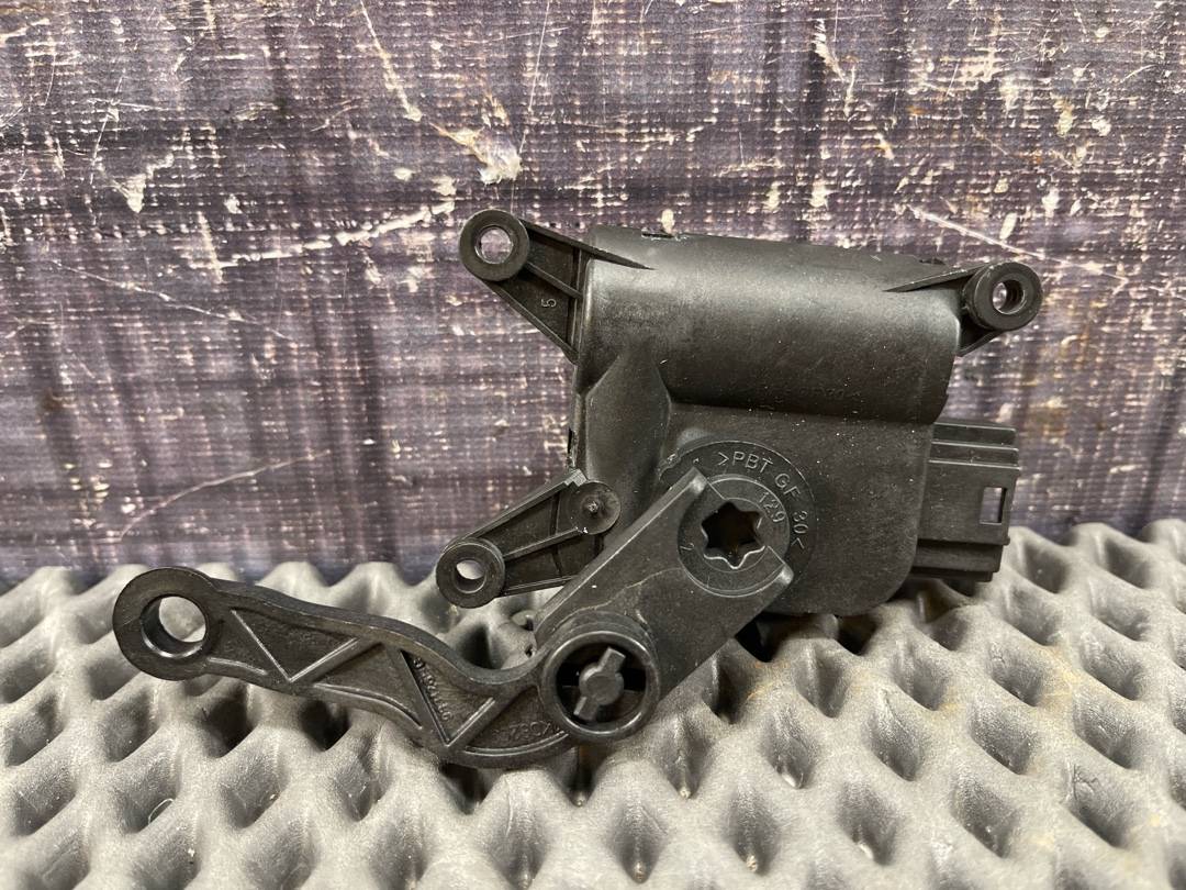 Мотор заслонки печки, 1470 рублей, Красноярск