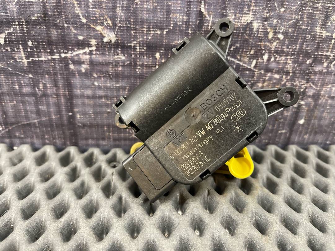 Мотор заслонки печки, 1470 рублей, Красноярск