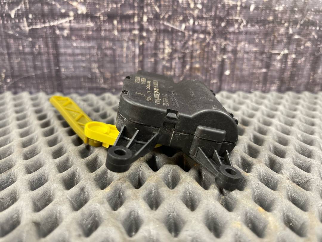 Мотор заслонки печки, 1470 рублей, Красноярск