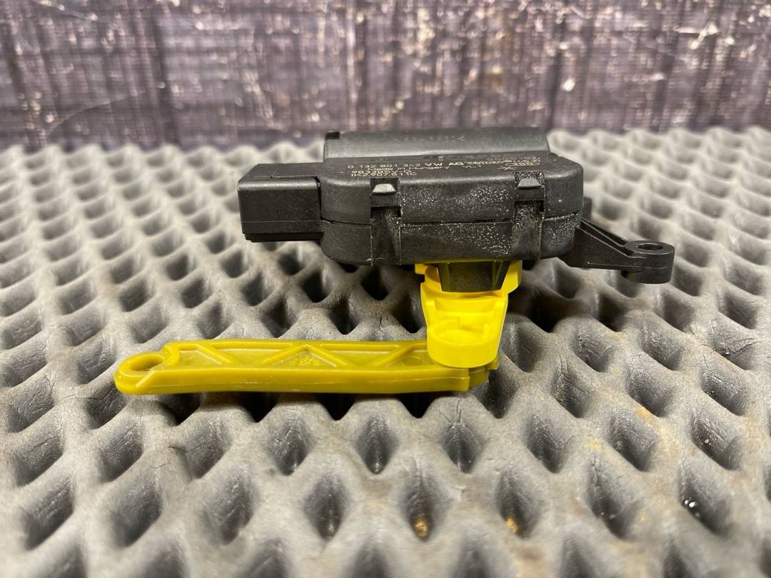 Мотор заслонки печки, 1470 рублей, Красноярск