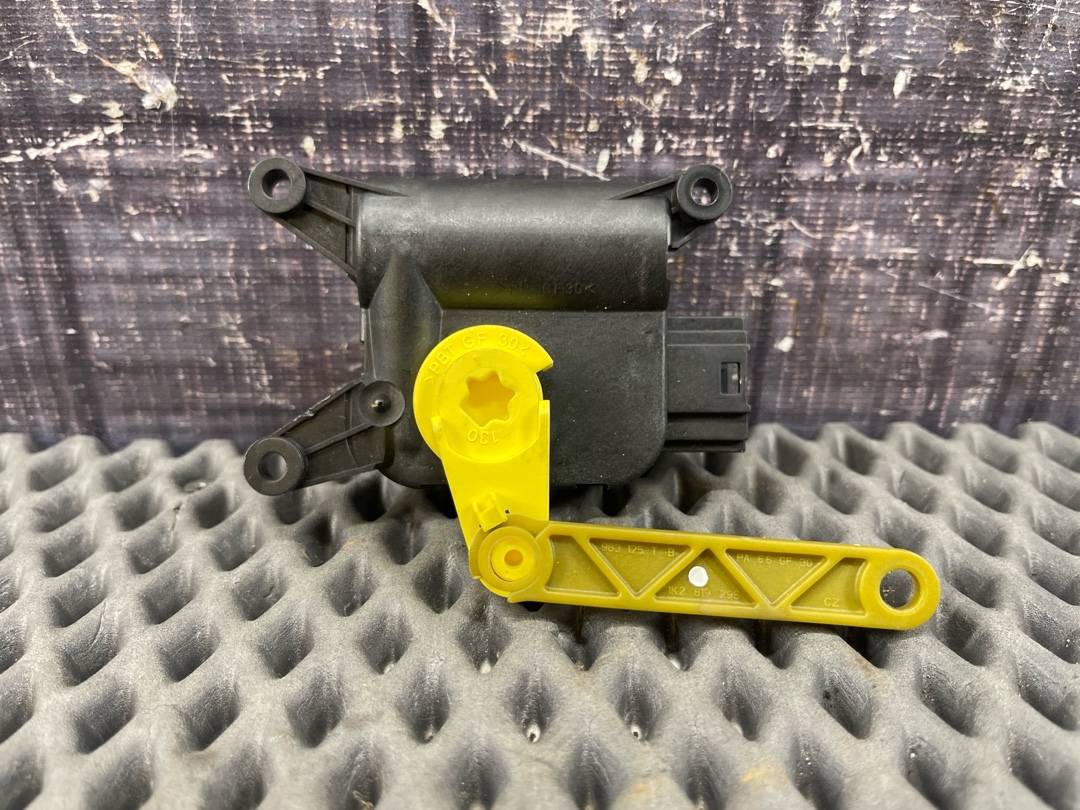 Мотор заслонки печки, 1470 рублей, Красноярск