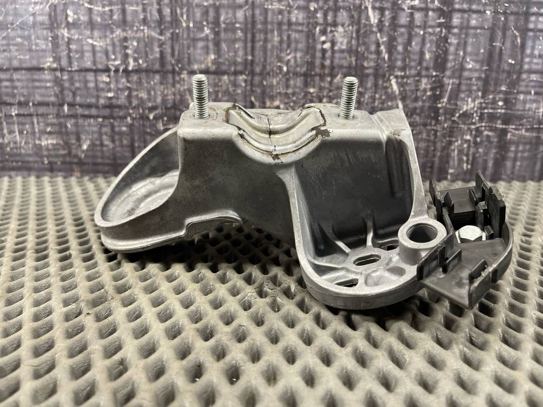 Кронштейн двигателя, 1110 рублей, Красноярск