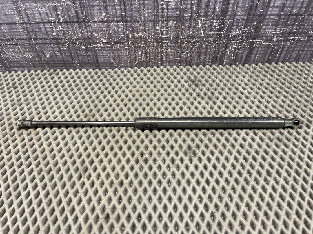 Амортизатор багажника, 650 рублей, Красноярск