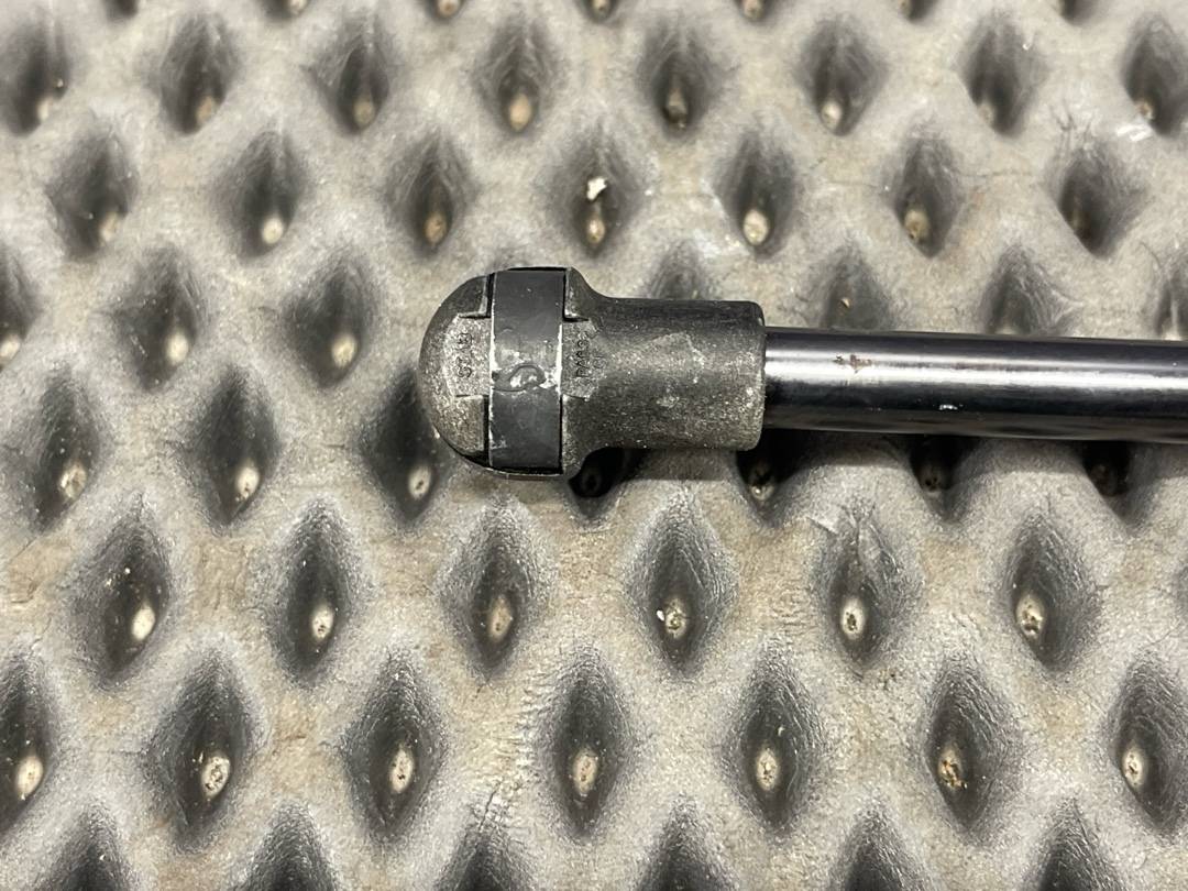 Амортизатор багажника, 650 рублей, Красноярск