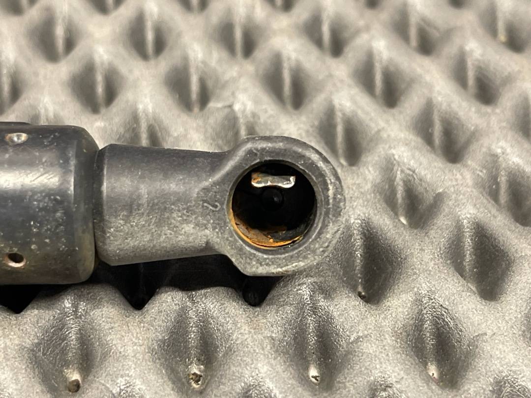 Амортизатор багажника, 650 рублей, Красноярск