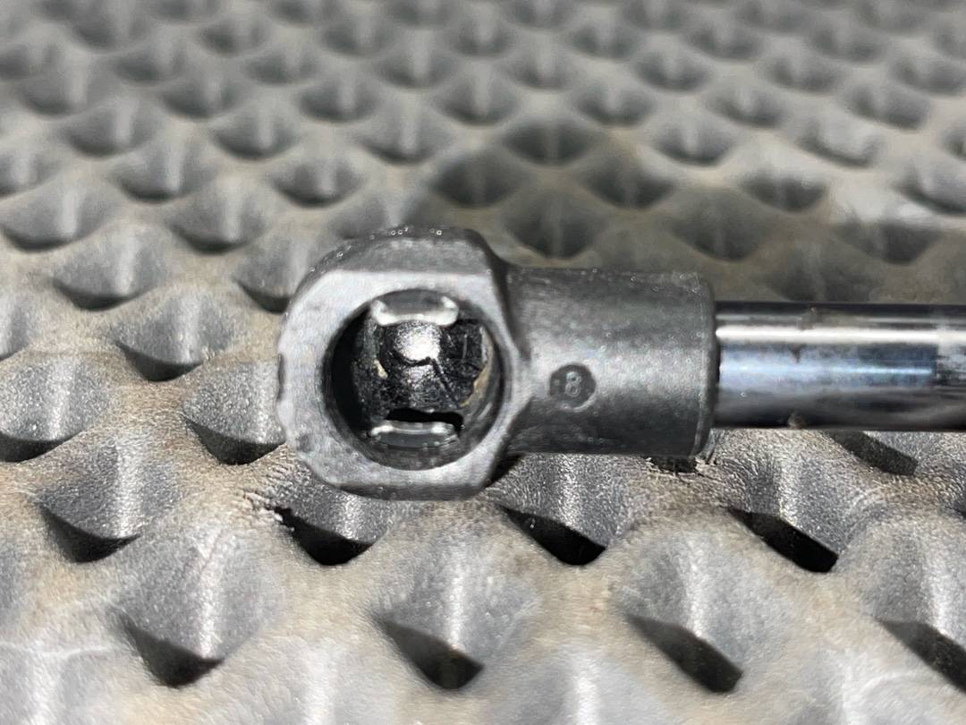 Амортизатор багажника, 650 рублей, Красноярск