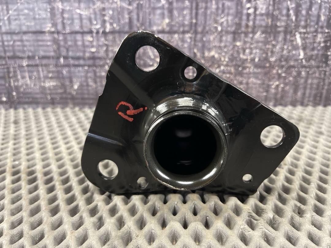 Кронштейн усилителя бампера, 1630 рублей, Красноярск