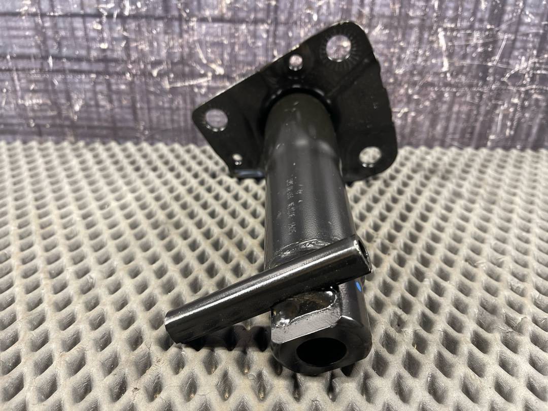 Кронштейн усилителя бампера, 1630 рублей, Красноярск