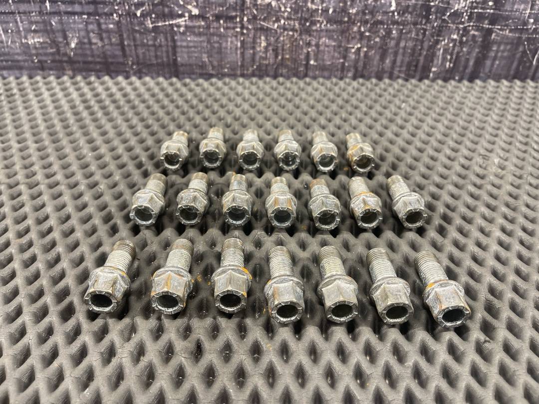 Комплект колесных болтов, 2870 рублей, Красноярск