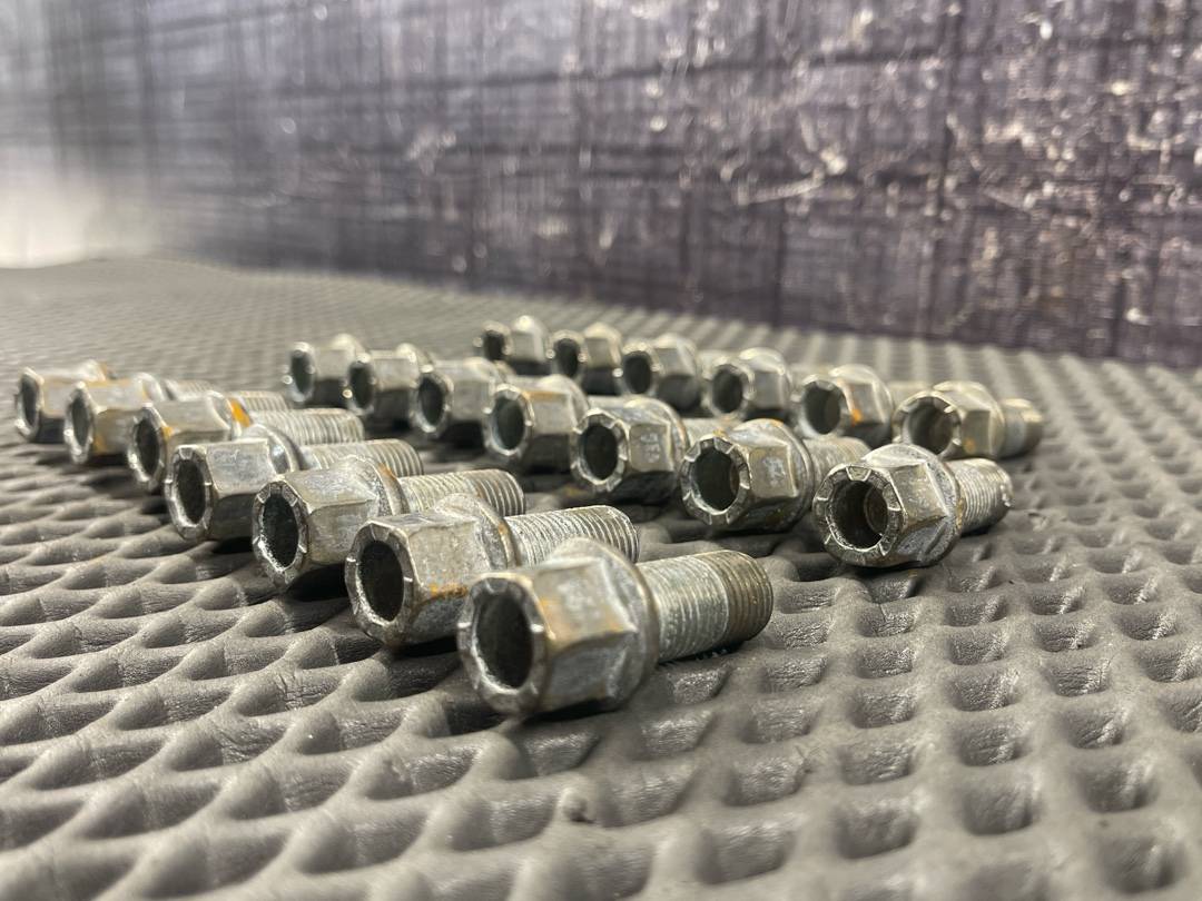 Комплект колесных болтов, 2870 рублей, Красноярск