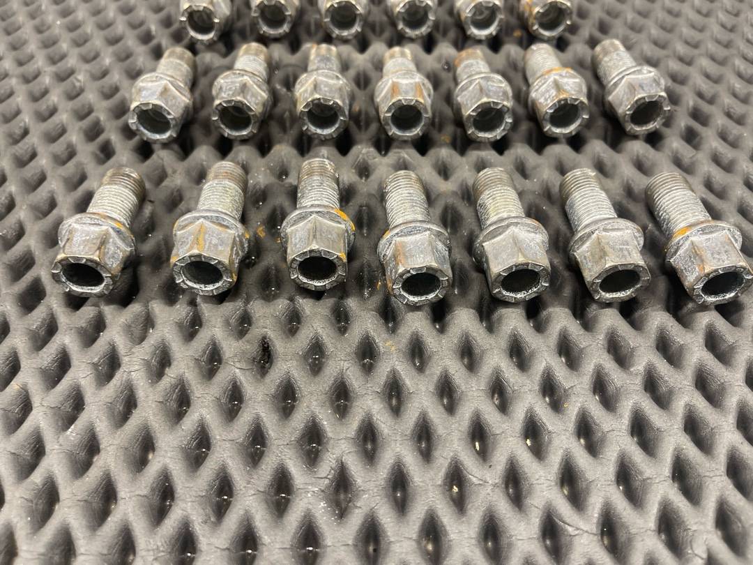 Комплект колесных болтов, 2870 рублей, Красноярск