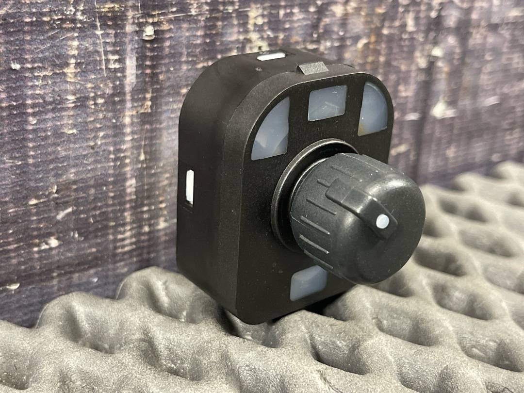 Кнопка регулировки зеркал, 1220 рублей, Красноярск