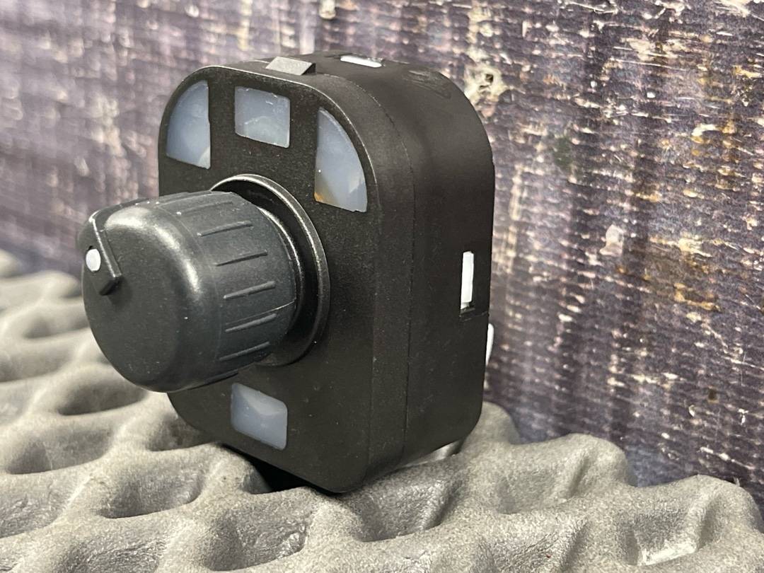 Кнопка регулировки зеркал, 1220 рублей, Красноярск