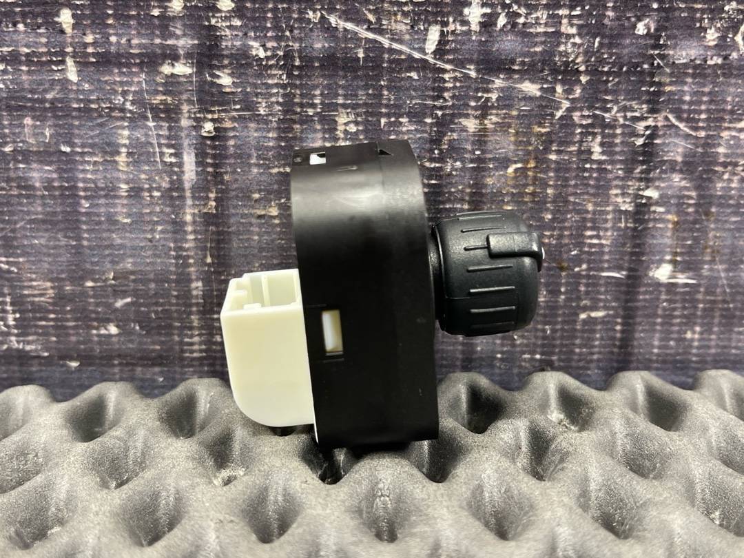 Кнопка регулировки зеркал, 1220 рублей, Красноярск