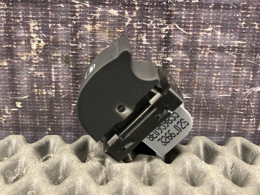 Кнопка стеклоподъемника, 570 рублей, Красноярск