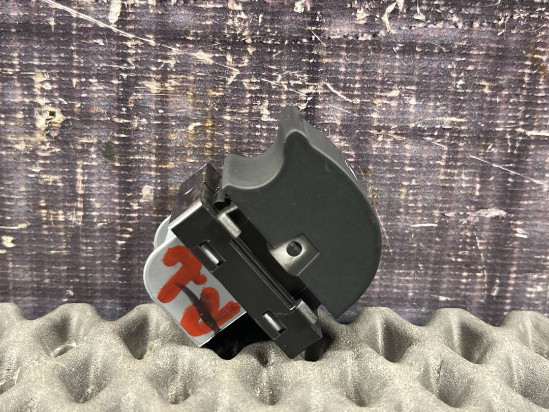 Кнопка стеклоподъемника, 570 рублей, Красноярск