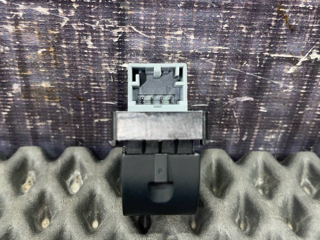 Кнопка стеклоподъемника, 570 рублей, Красноярск