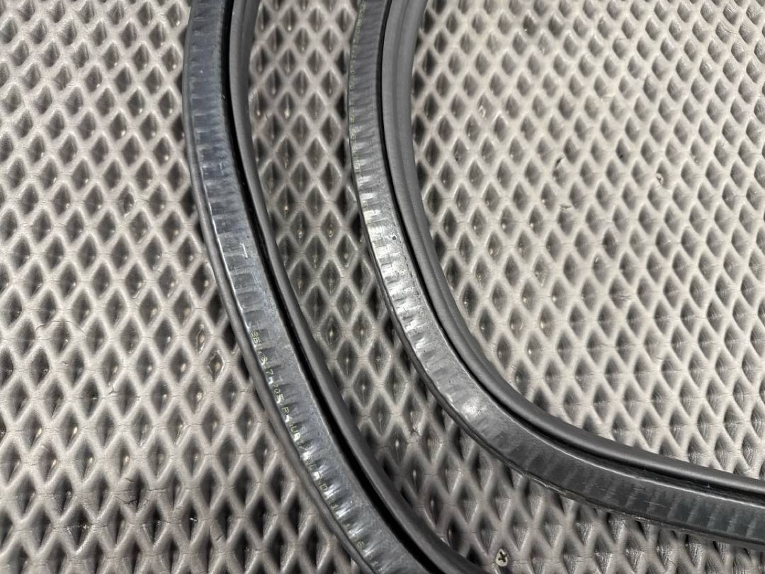 Уплотнитель крышки багажника, 1860 рублей, Красноярск