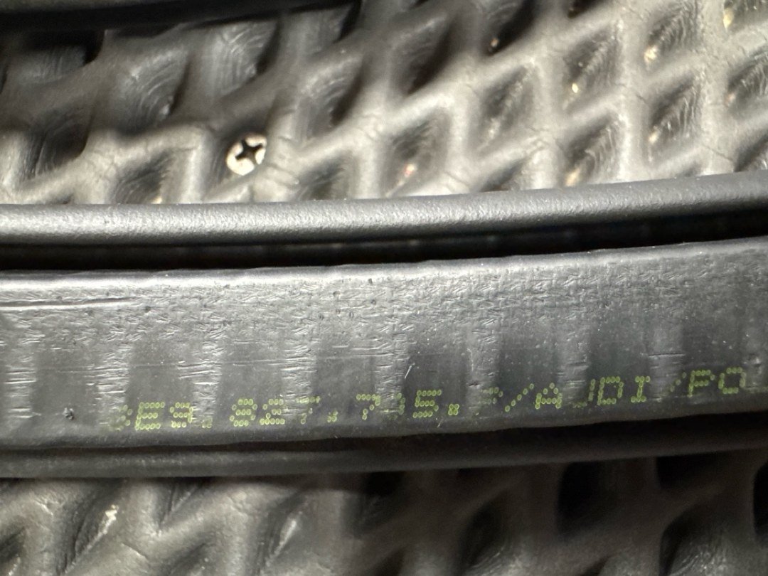 Уплотнитель крышки багажника, 1860 рублей, Красноярск