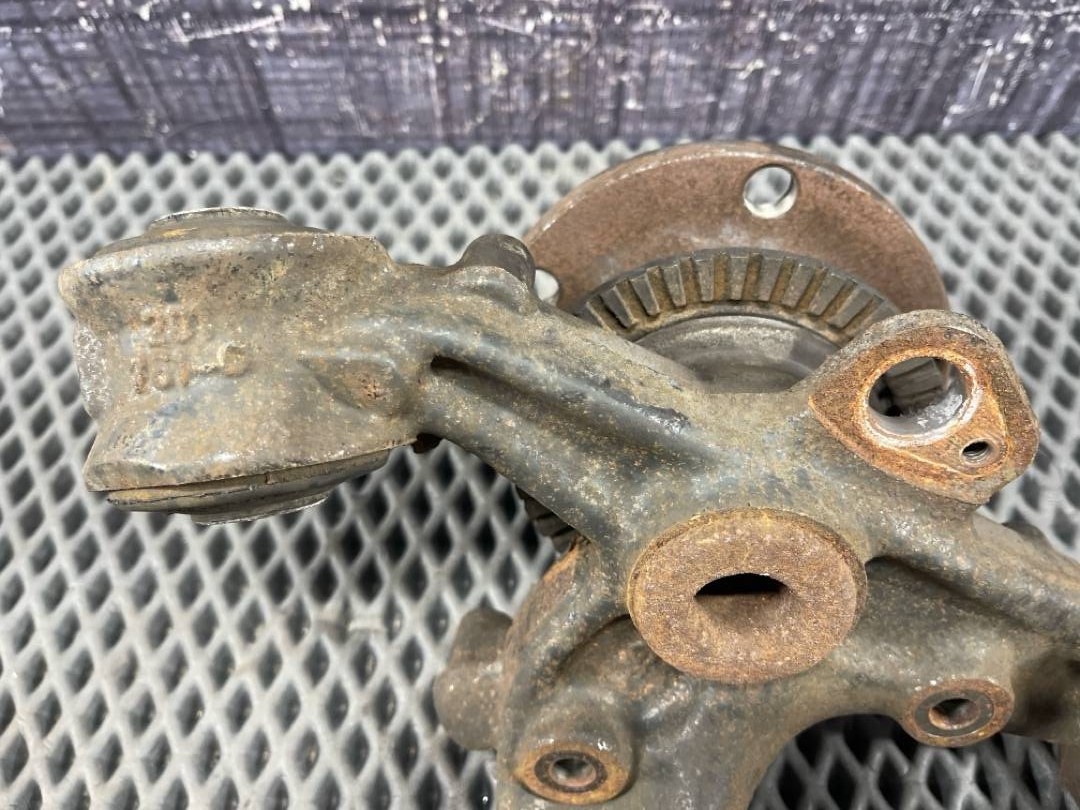 Поворотный кулак, 3820 рублей, Красноярск