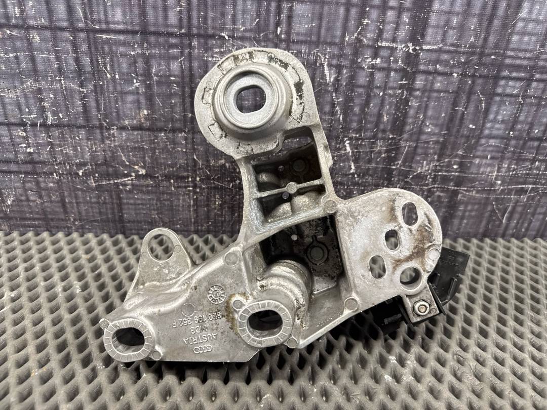 Кронштейн двигателя, 666 рублей, Красноярск