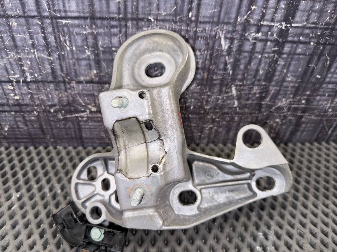 Кронштейн двигателя, 666 рублей, Красноярск