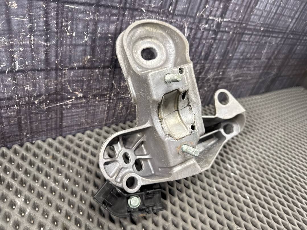 Кронштейн двигателя, 666 рублей, Красноярск