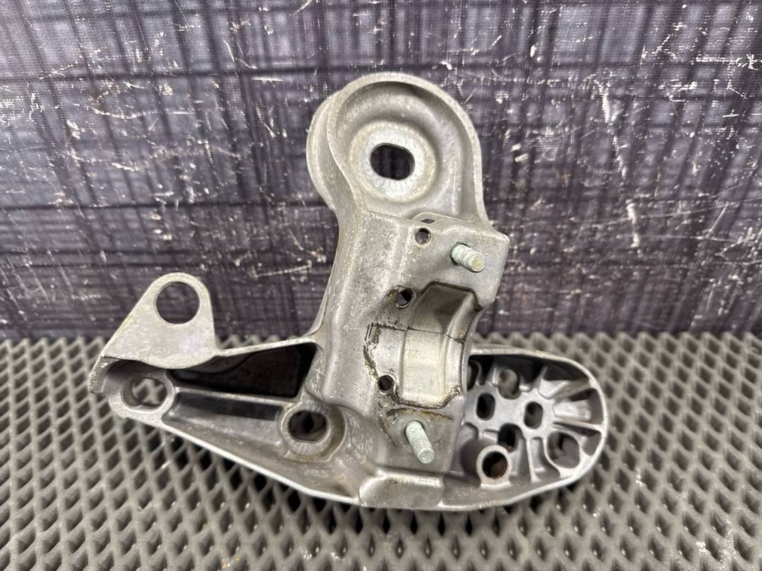 Кронштейн двигателя, 666 рублей, Красноярск