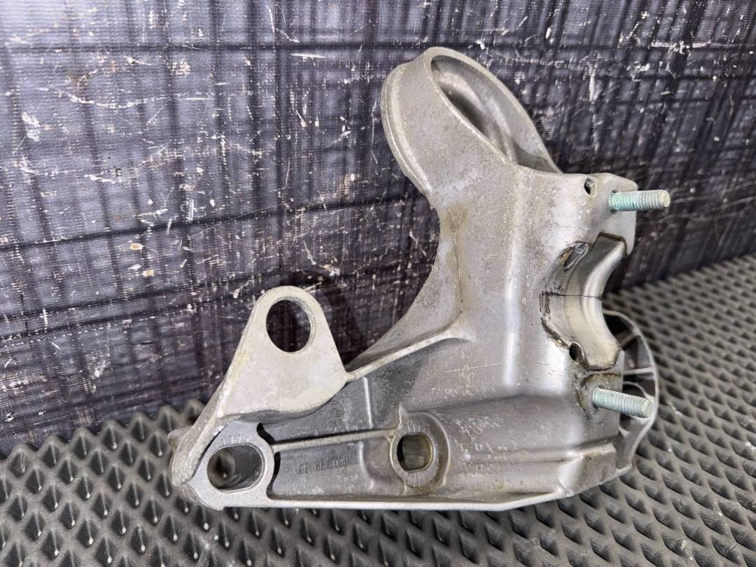 Кронштейн двигателя, 666 рублей, Красноярск