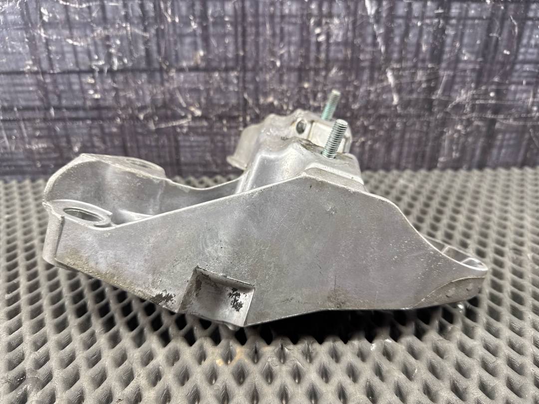 Кронштейн двигателя, 666 рублей, Красноярск