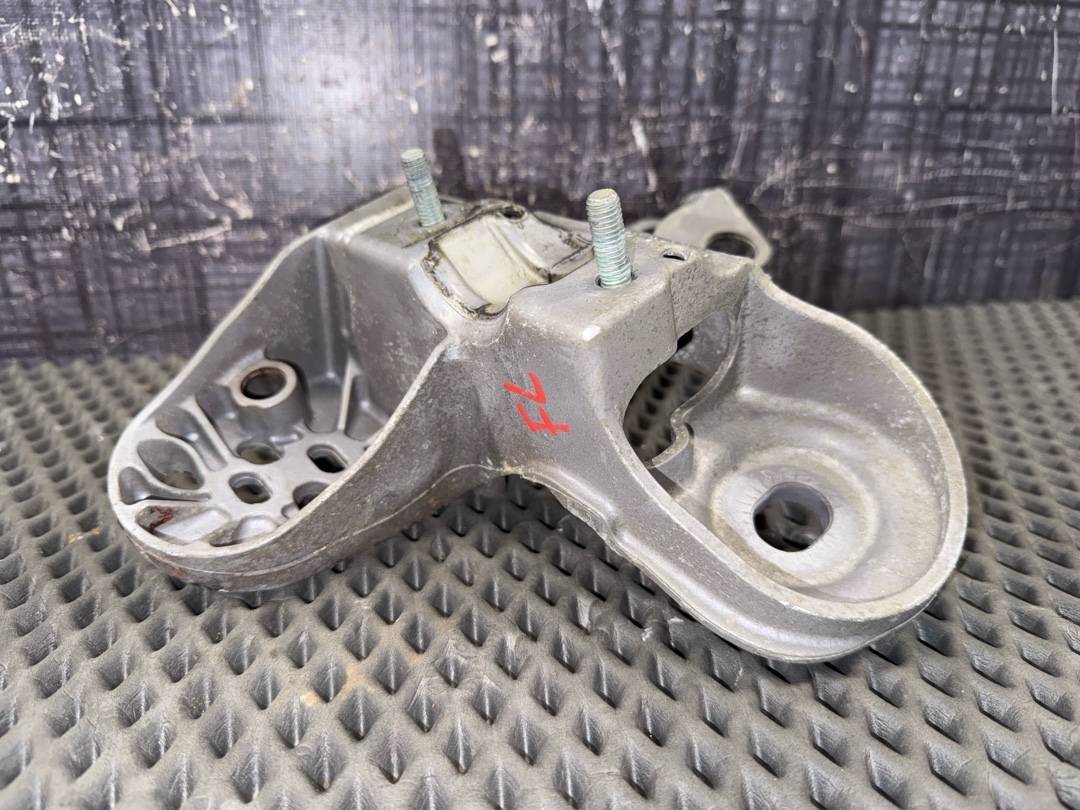 Кронштейн двигателя, 666 рублей, Красноярск