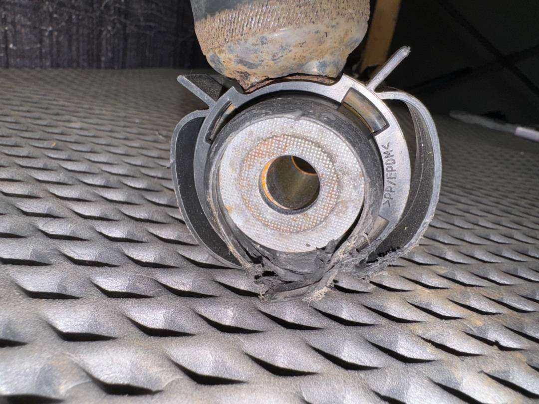 Амортизаторы, 11570 рублей, Красноярск