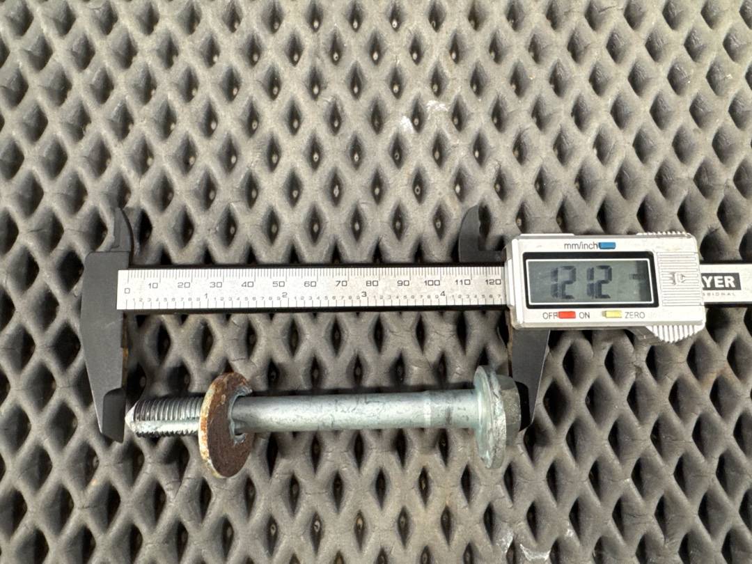 Болт развальный, 426 рублей, Красноярск