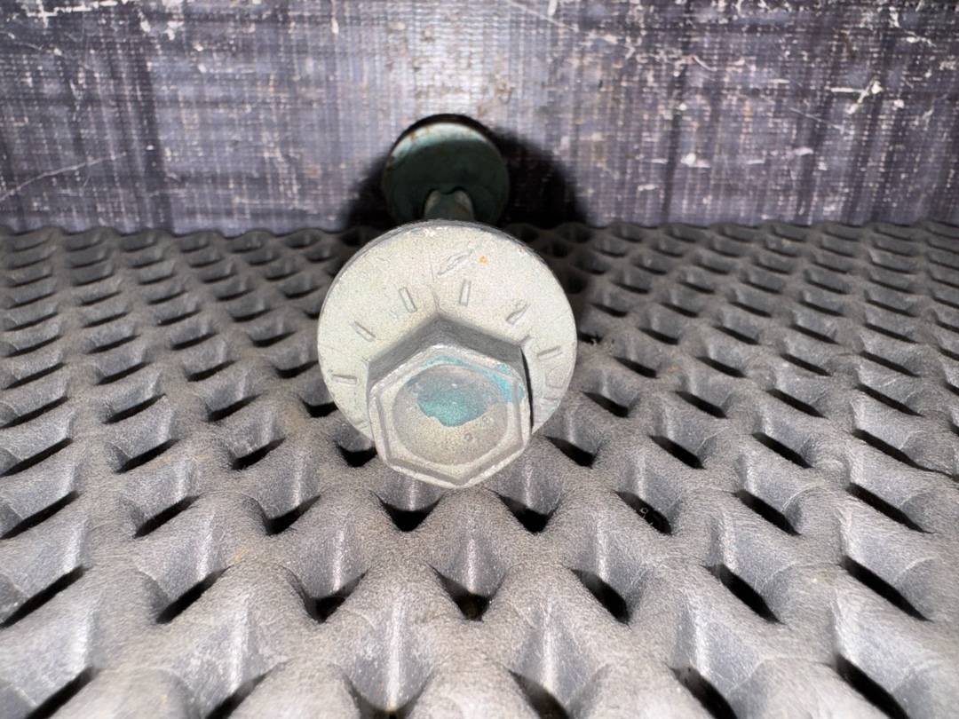 Болт развальный, 426 рублей, Красноярск