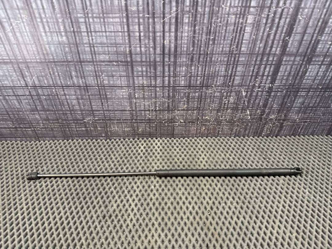 Амортизатор капота, 546 рублей, Красноярск