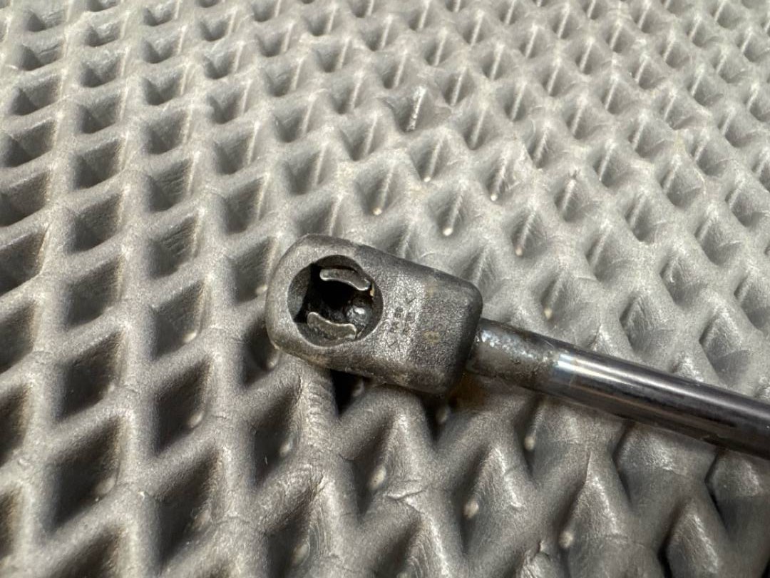 Амортизатор капота, 546 рублей, Красноярск