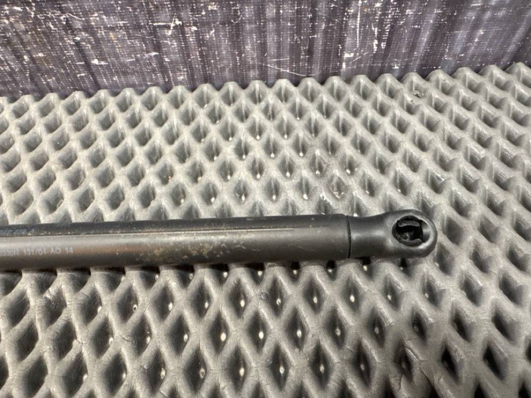 Амортизатор капота, 546 рублей, Красноярск