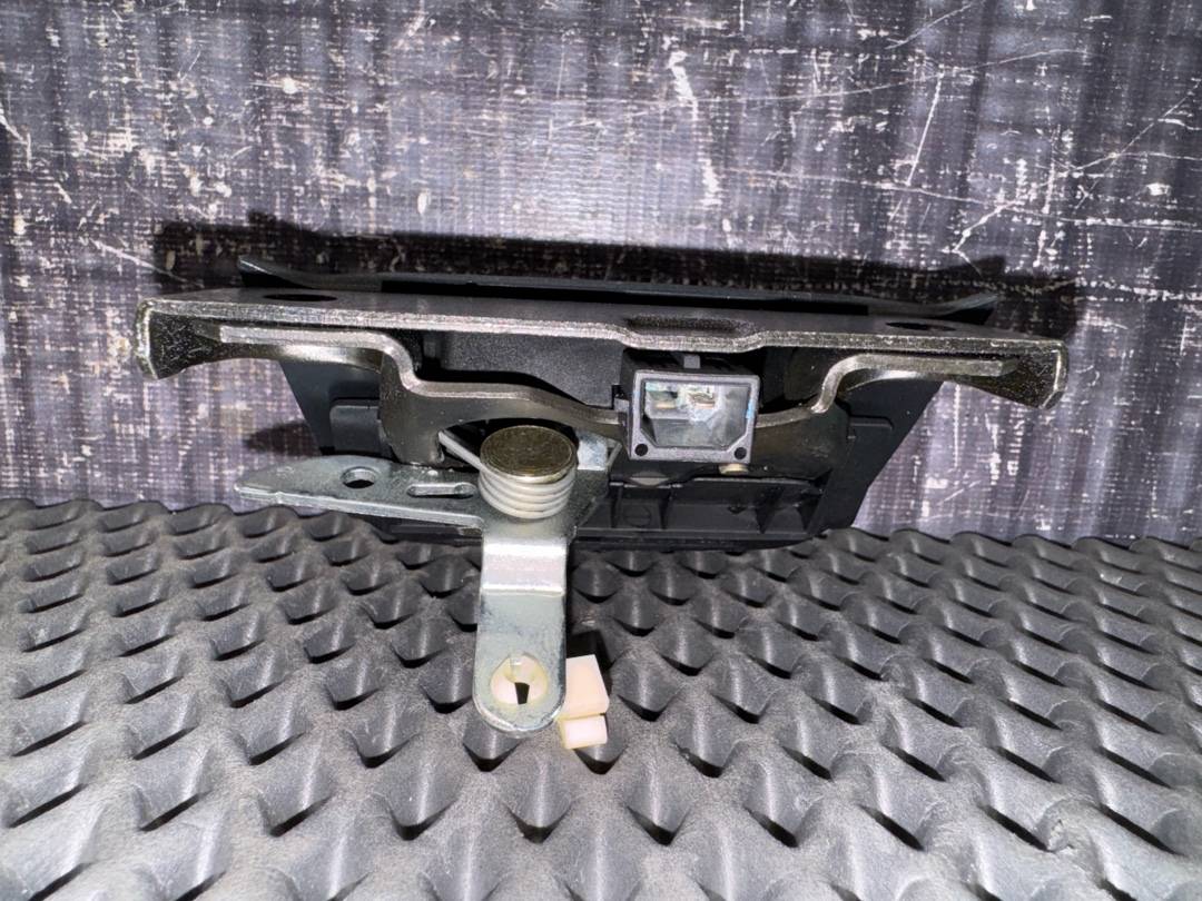 Замок крышки багажника, 1428 рублей, Красноярск