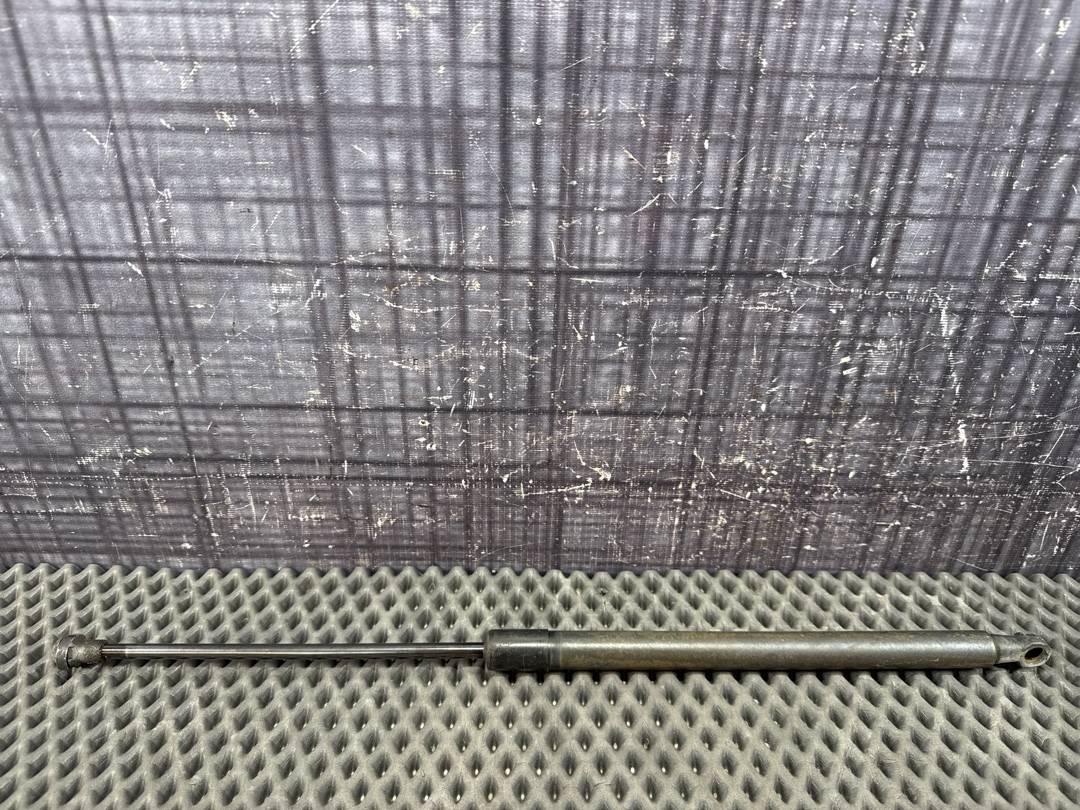 Амортизатор багажника, 390 рублей, Красноярск