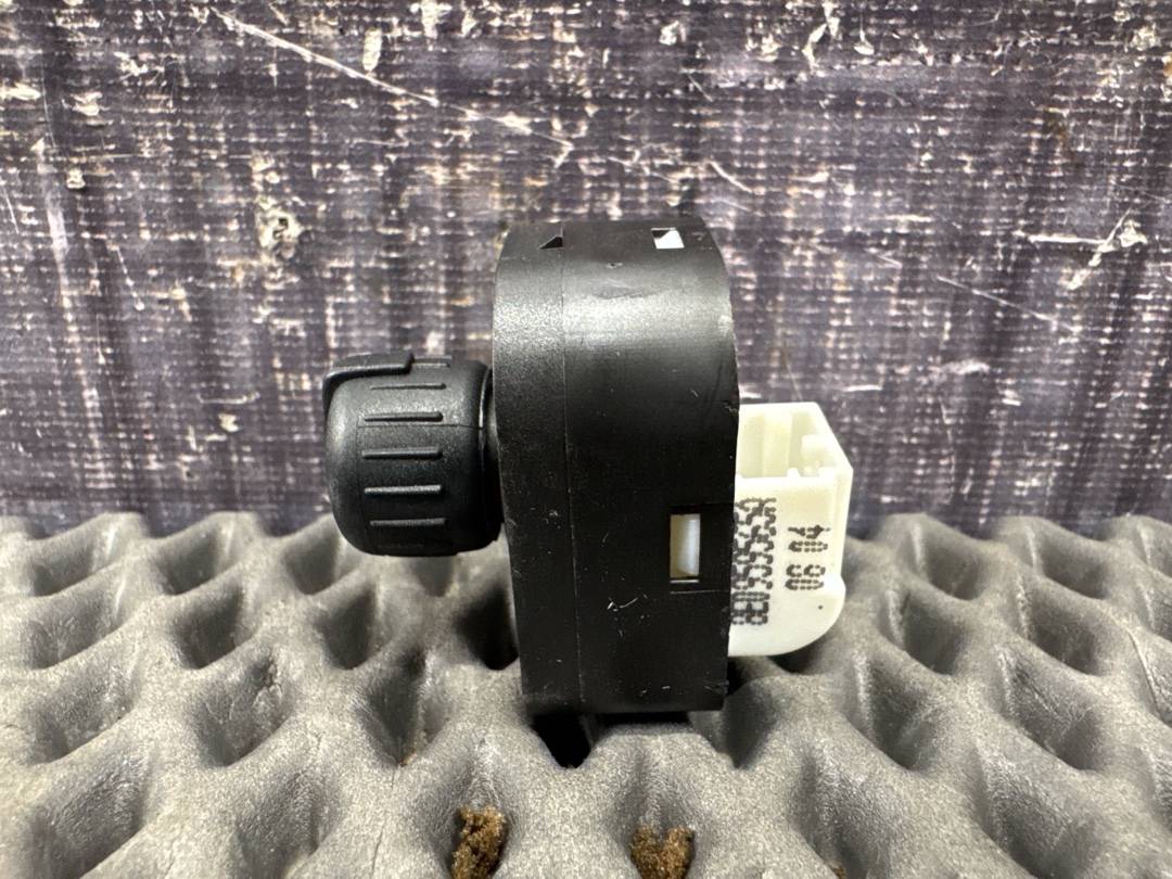 Кнопка регулировки зеркал, 732 рублей, Красноярск