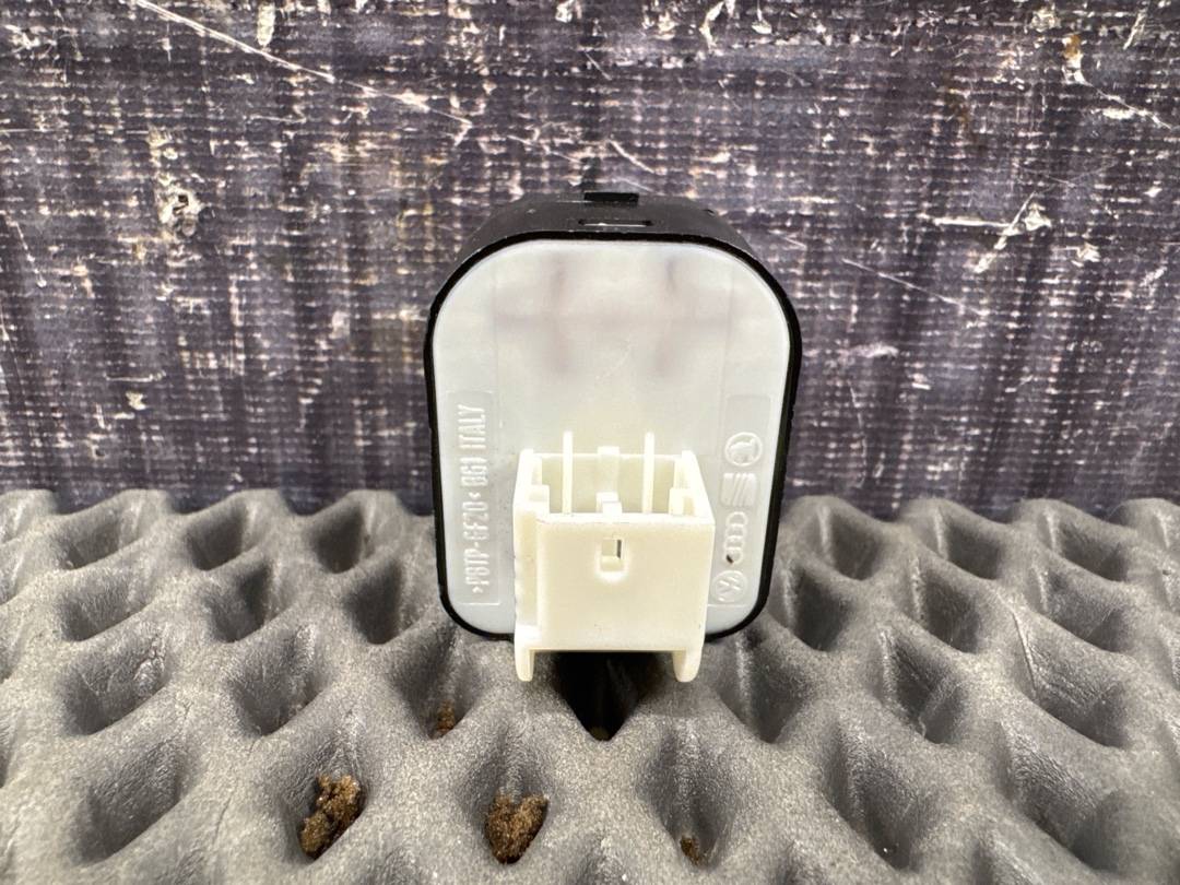 Кнопка регулировки зеркал, 732 рублей, Красноярск