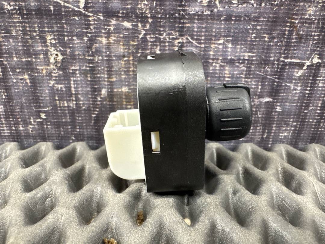 Кнопка регулировки зеркал, 732 рублей, Красноярск