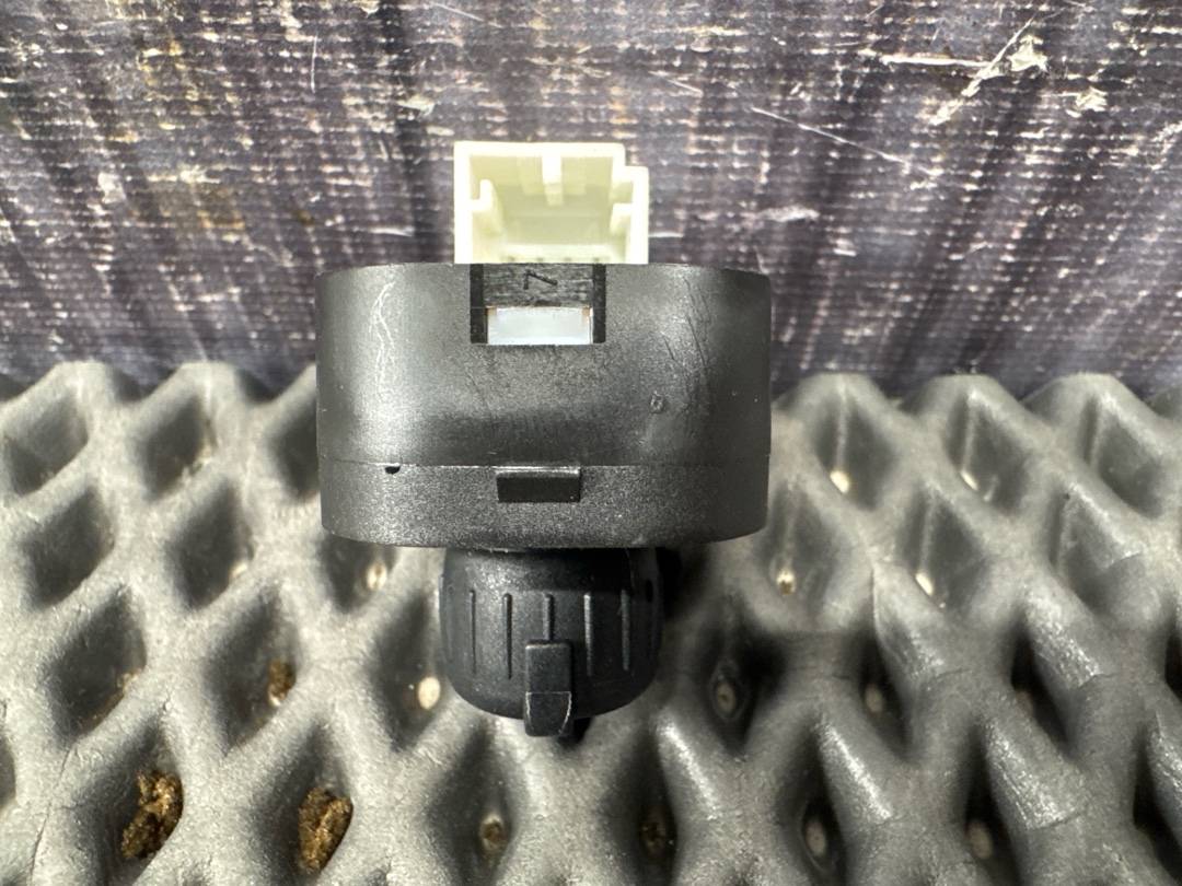 Кнопка регулировки зеркал, 732 рублей, Красноярск