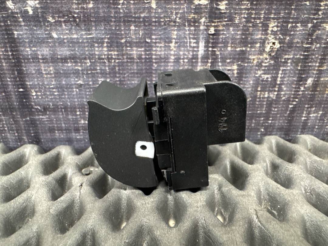 Кнопка стеклоподъемника, 252 рублей, Красноярск