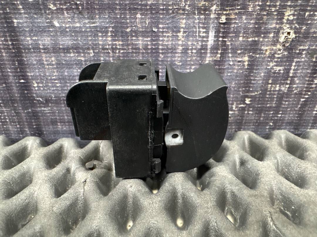 Кнопка стеклоподъемника, 252 рублей, Красноярск