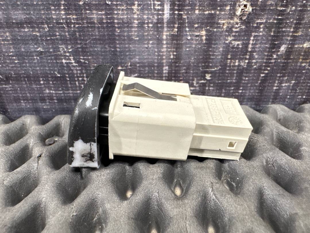 Кнопка ESP, 216 рублей, Красноярск